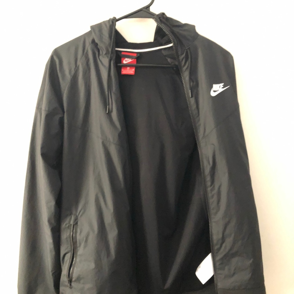 Nike Men's Black Windrunner Jacket Size M